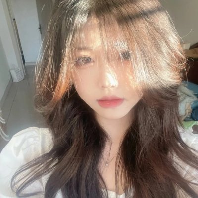 院子里的女人